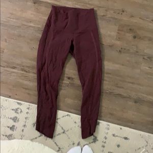 MAROON LULULEMON LEGGINGS WITH SIDE DETAIL